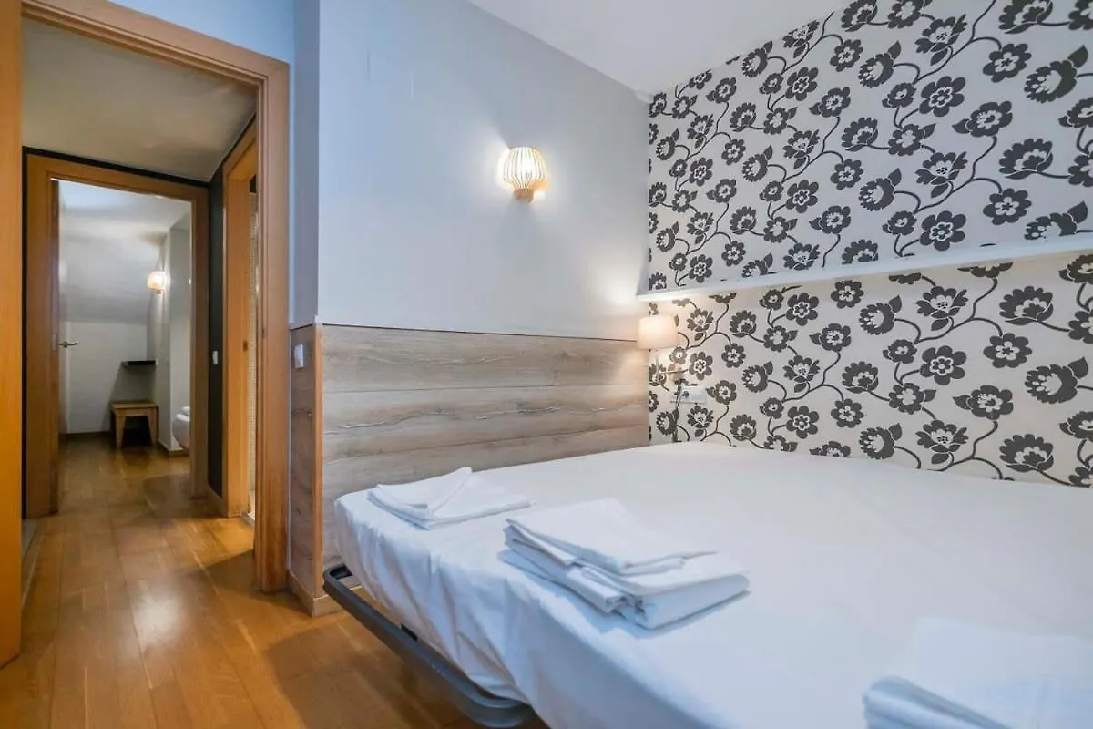 Appartement Bright And Modern Duplex With Terrace In Eixample District P2 à Barcelone 0*,